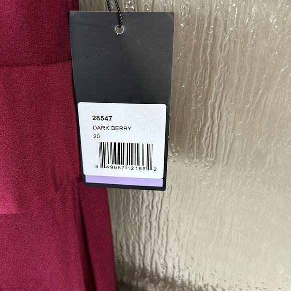 La Femme Empire waist deep v neckline gown size 20. NWT - Picture 6 of 11